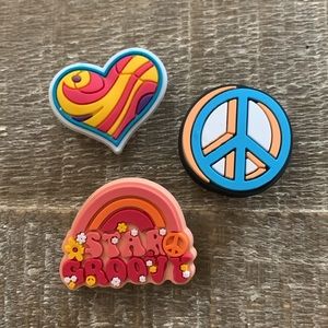 #8 No Brand Croc Charms